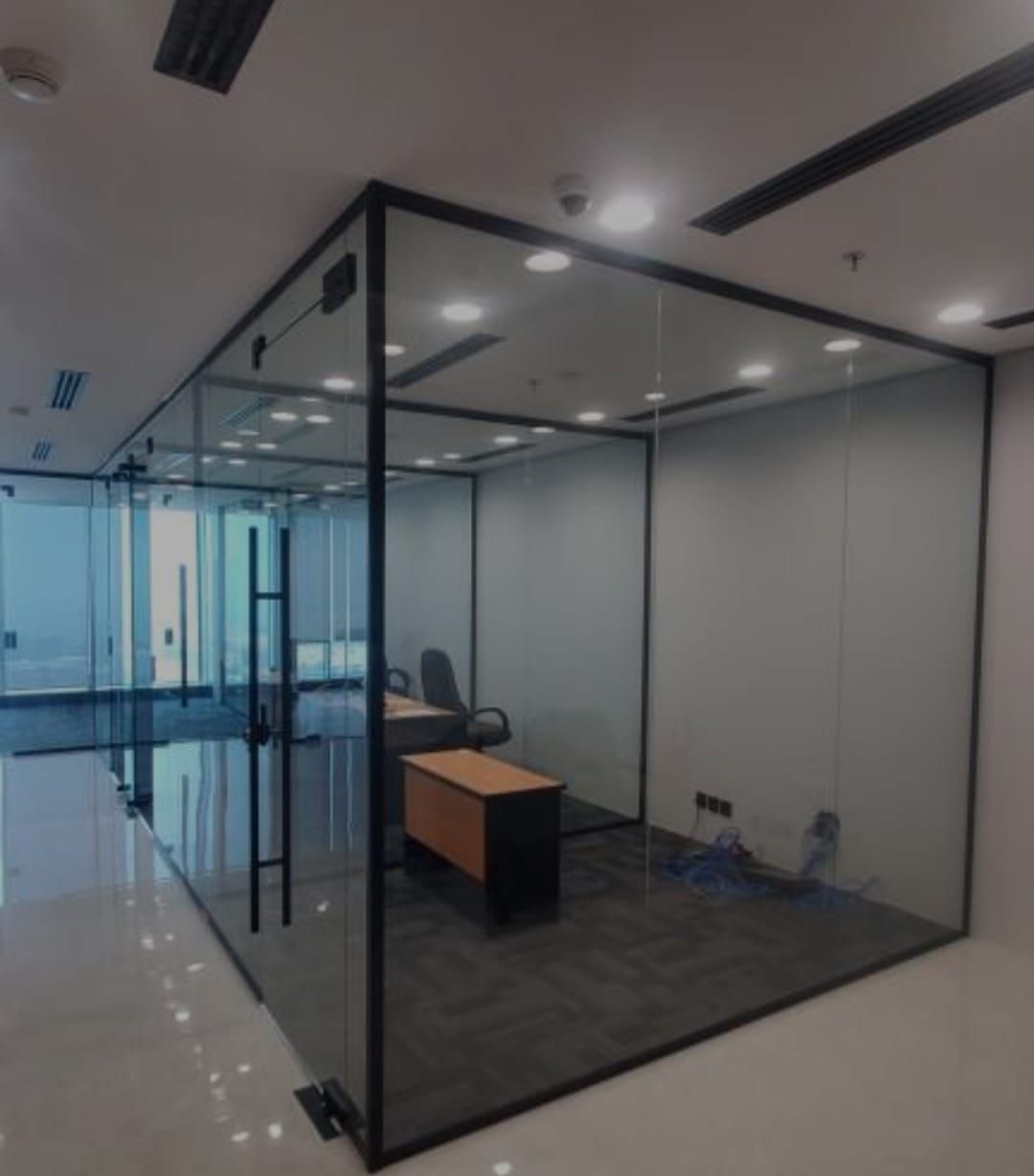 تركيب زجاج سكريت تركيب شاورات زجاج تركيب درابزين زجاج