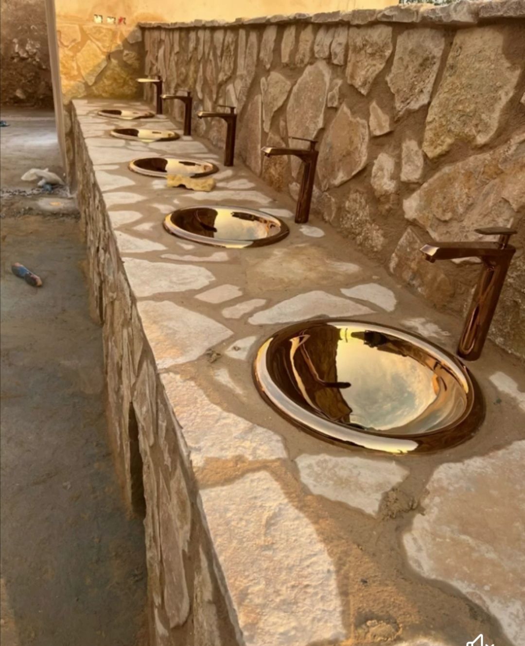 مقاول حجر ديكورات