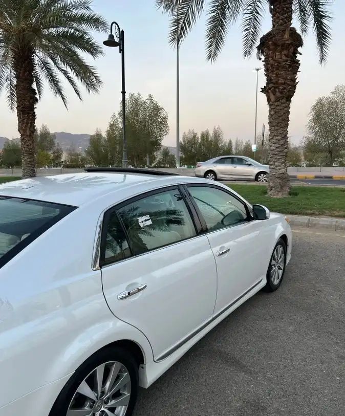 سيارات للبيع