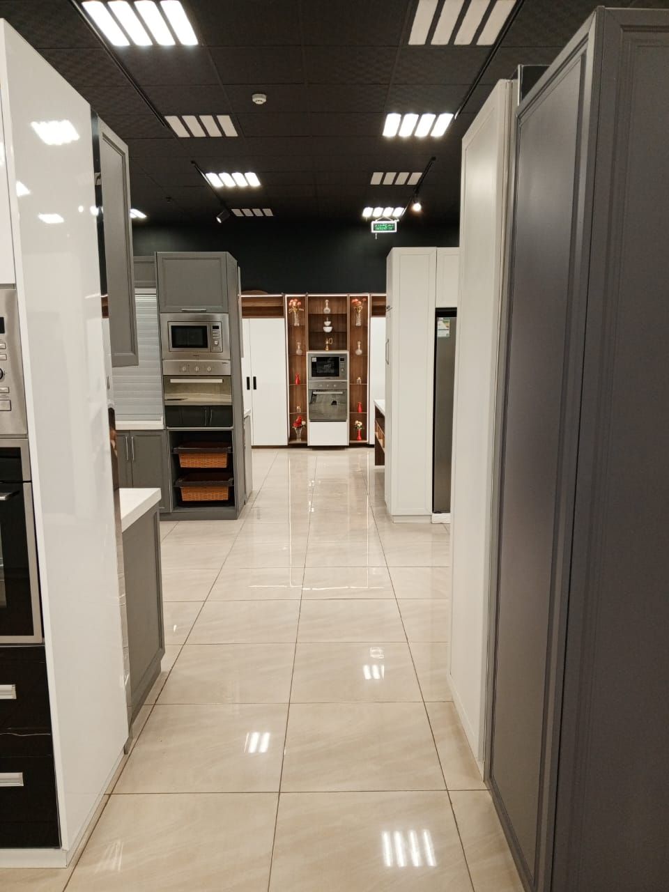 مطابخ جاهزه وتفصيل بالمدينه المنوره ضمان 15 عام يشمل الصيانه والنقل والتركيب وجميع انواع الرخام التركي والأمريكي عرض خاص لفتره محدوده بأرخص الاسعار واعلي جوده