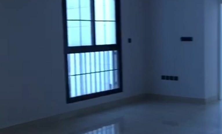 متوفر شقه 🏤للايجار في الرياض القدس الشقه: دور 2️⃣ 🏤 شقه: غرف4️⃣ نوم🛌 صاله: 1️⃣:: مطبخ:: حمام ثلاث: 3️⃣ دورات🚰 مياه شامل: المياه🚰 والكهرباء على المالك مكيفات موجوده نظام الايجار سنوي 21على دفعتين: