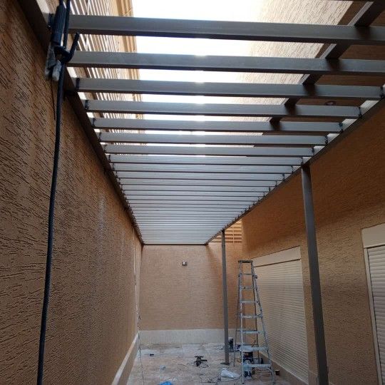 مظلات وسواتر وبرجولات الرياض