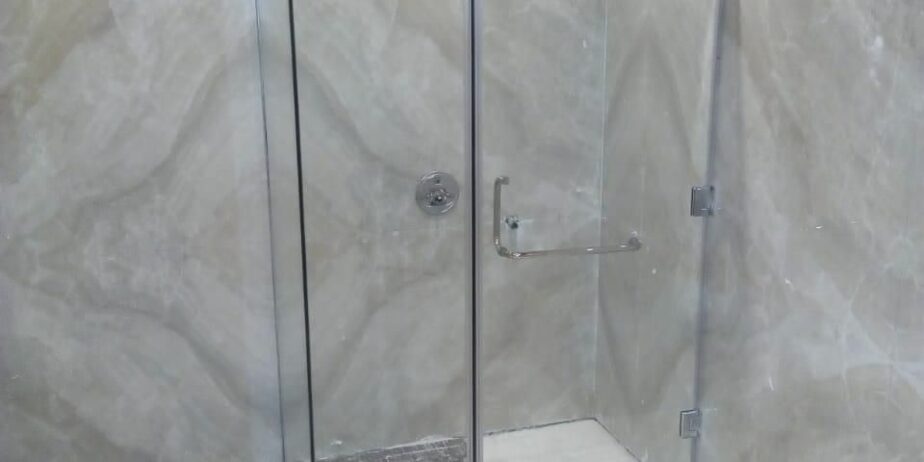 تركيب وتوريد زجاج سكريت ومرايا