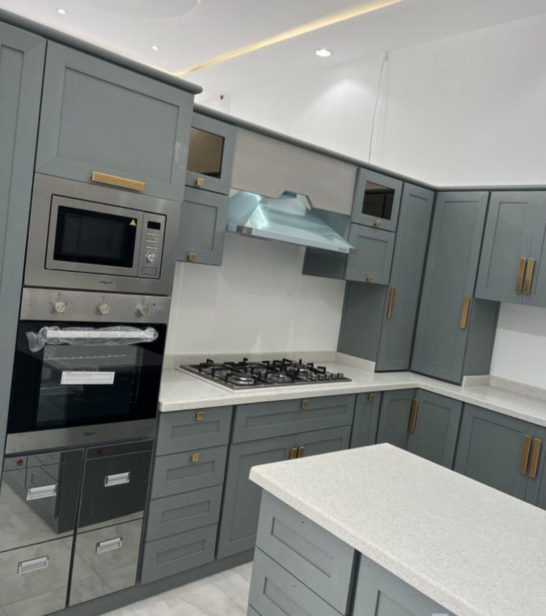 مطبخ جاهز وتفصيل حسب الطلب رف اربعه ملي ضمان عشر سنوات رف ربعه