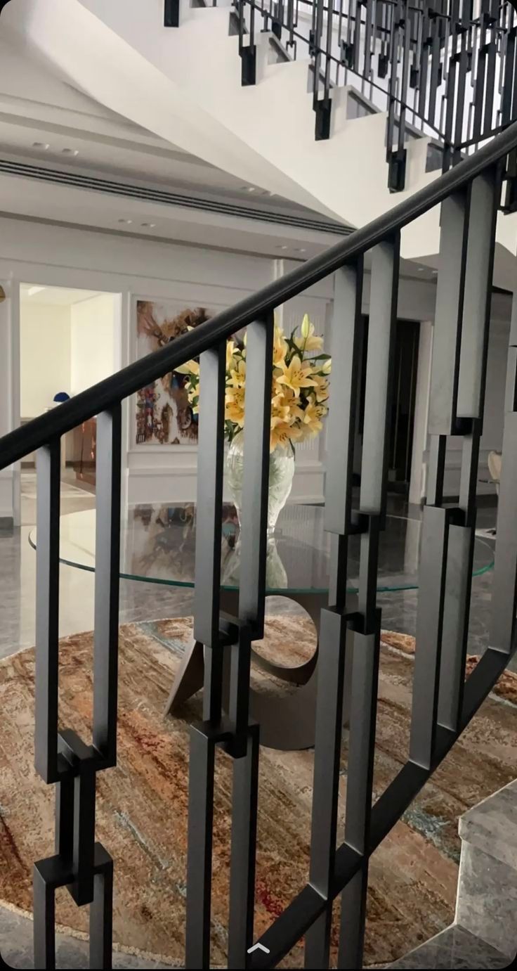 مصنع ابواب حديد وتربزينات واستيل وشبابيك المنيوم ومطابخ وخشب