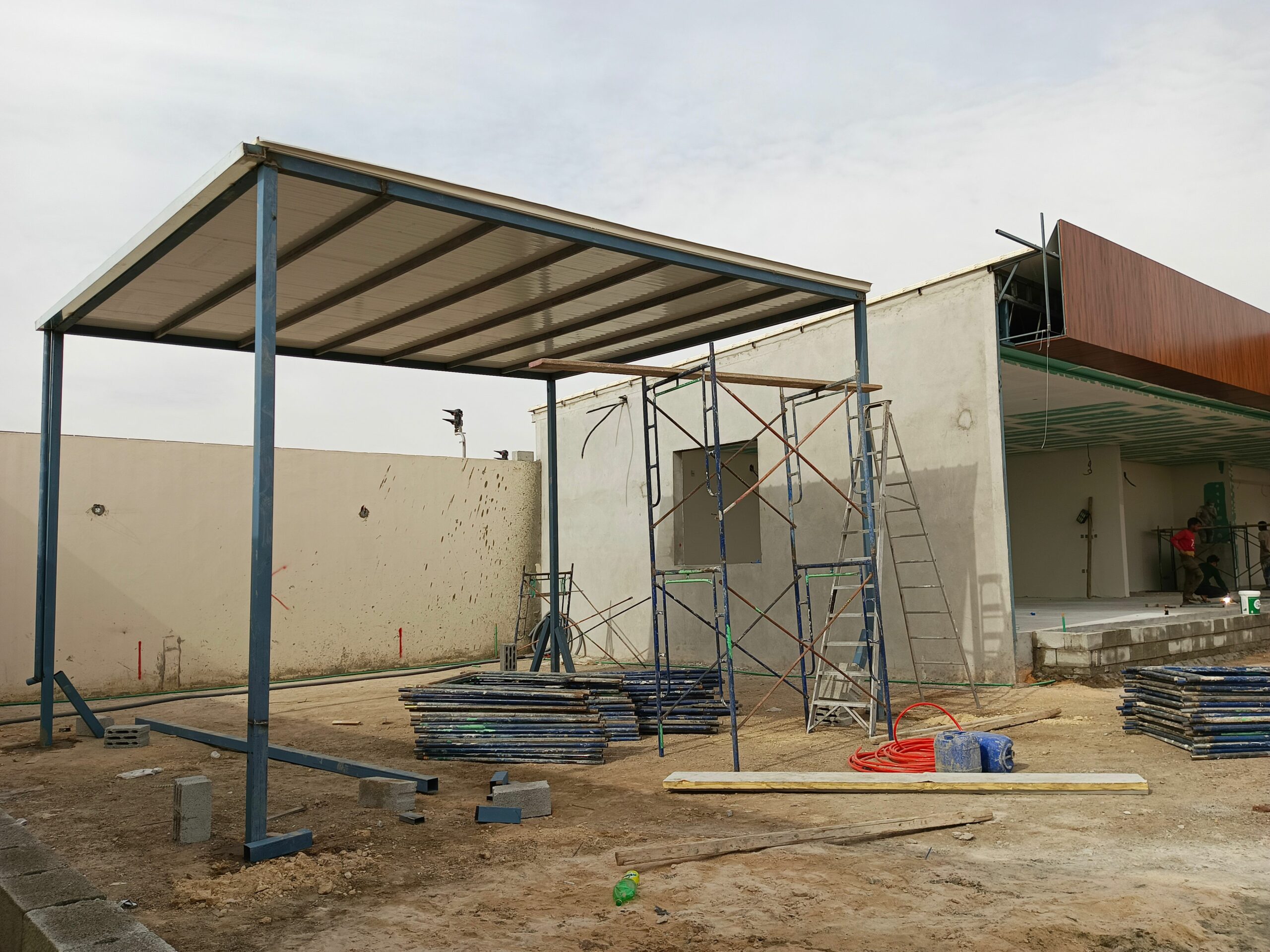 مضلات وسواتر وبرجولات وهناقر ومستودعات وجميع انواع الحداه للتواصل 0509941070