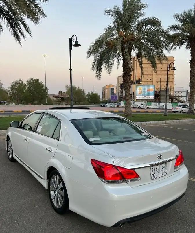 سيارات للبيع