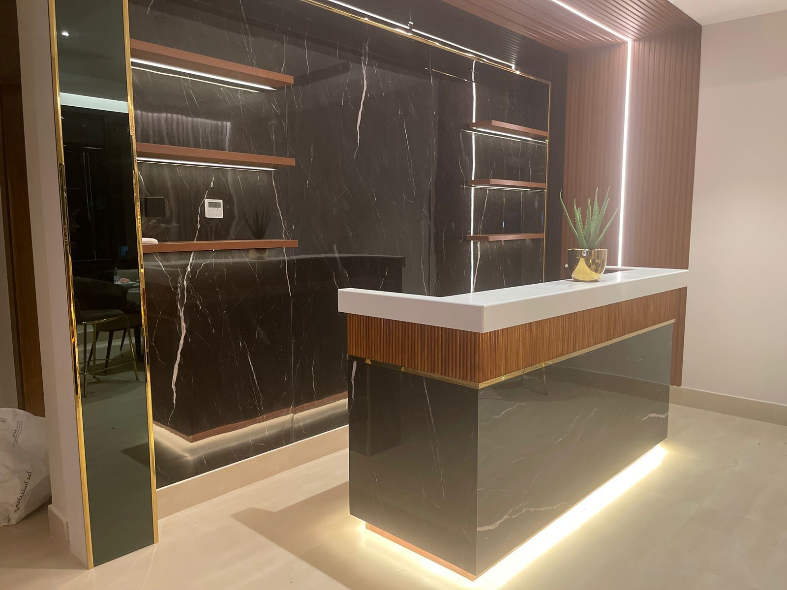 تصليحات ديكورت والامنيوم