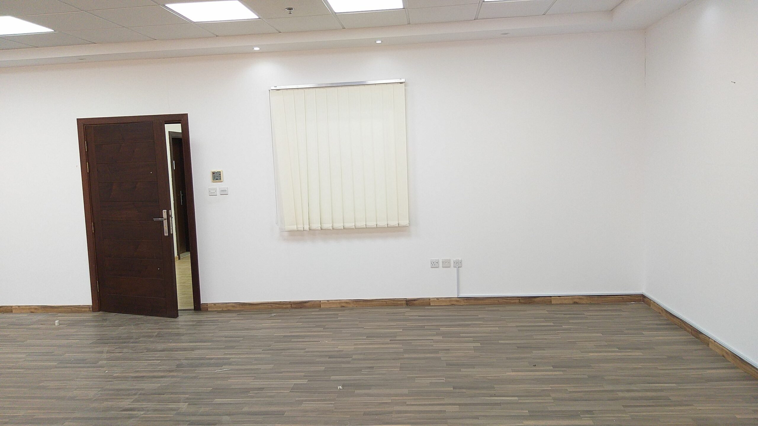 0568515528 معلم تركيب وتوريد باركيه خشب للارضيات ج