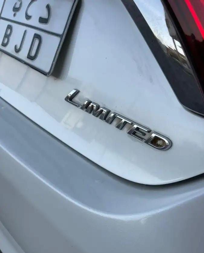 سيارة تويوتا كامري الموديل 2017