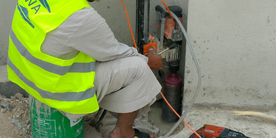 تكسير حفر تخشين الخرسانة جميع انواع التكسير هدم مب