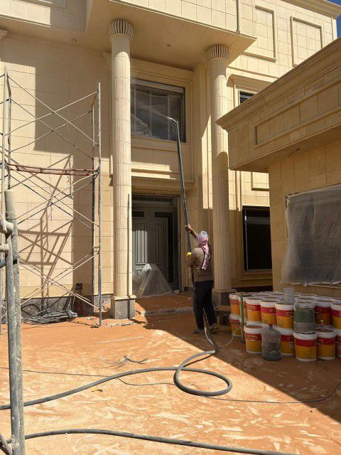 تنظيف وجهات الحجر وتخشين الخرسانة قبل اللياسا