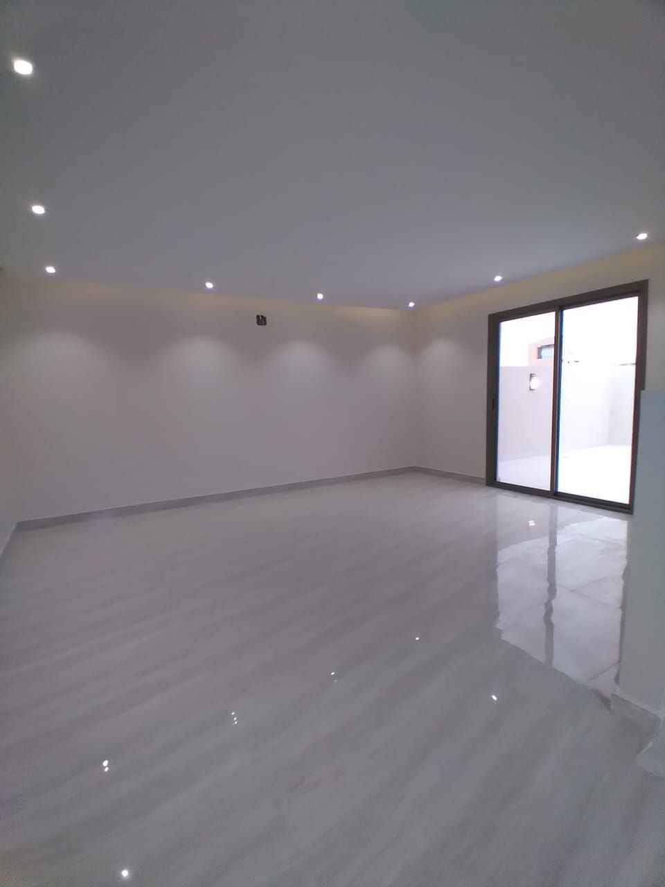 للبيع فيلا بحي العارض علي الكود الجديد