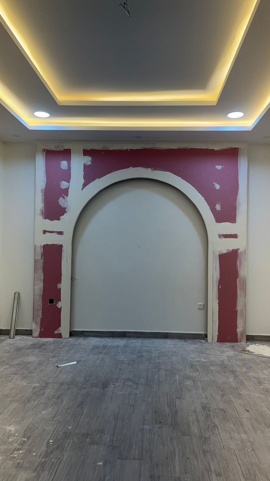 الا حساء ديكورات عوازل اسطح اصباغ