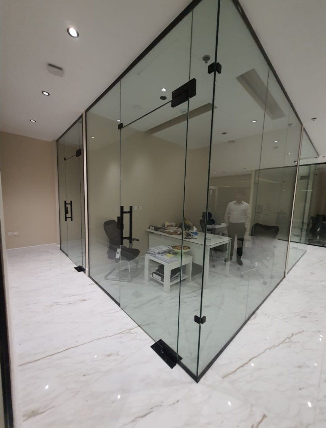 تركيب وتوريد زجاج سكريت ومرايا