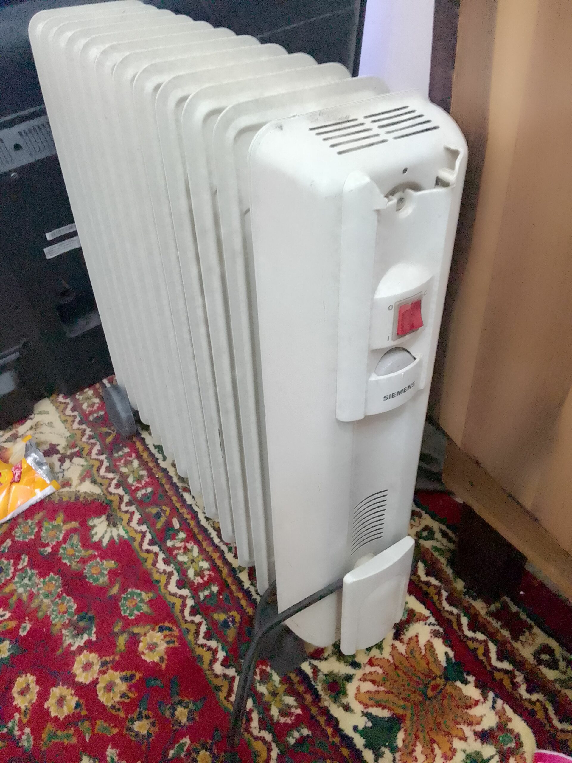 شاشة انكون 50 بوصه اخت جديده ودفاية زيت كلهن تحت تجرب قبل تدفع الفلوس