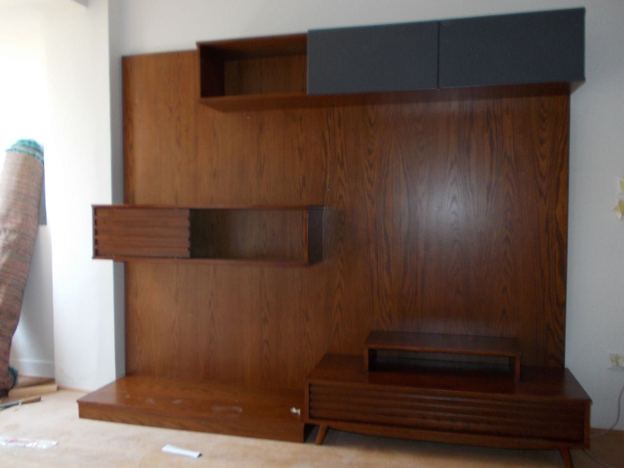 لدينا افضل دهان ابواب حديد وخشب على قدر من الكفاءه