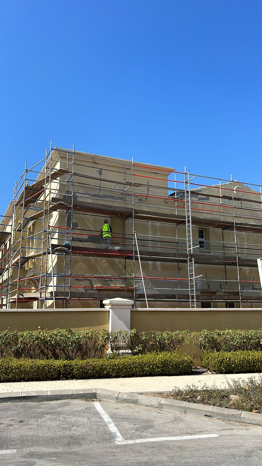 مقاول – واف للمقاولات العامة مقاولات خرسانات بناء تشطيبات ترميمات