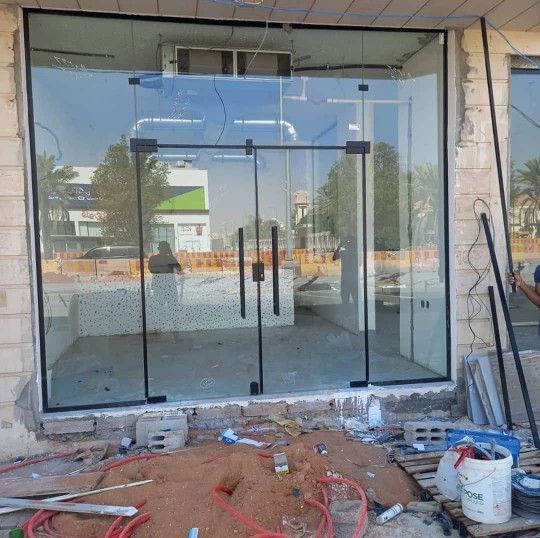 تركيب زجاج سكريت تركيب شاورات زجاج تركيب درابزين زجاج