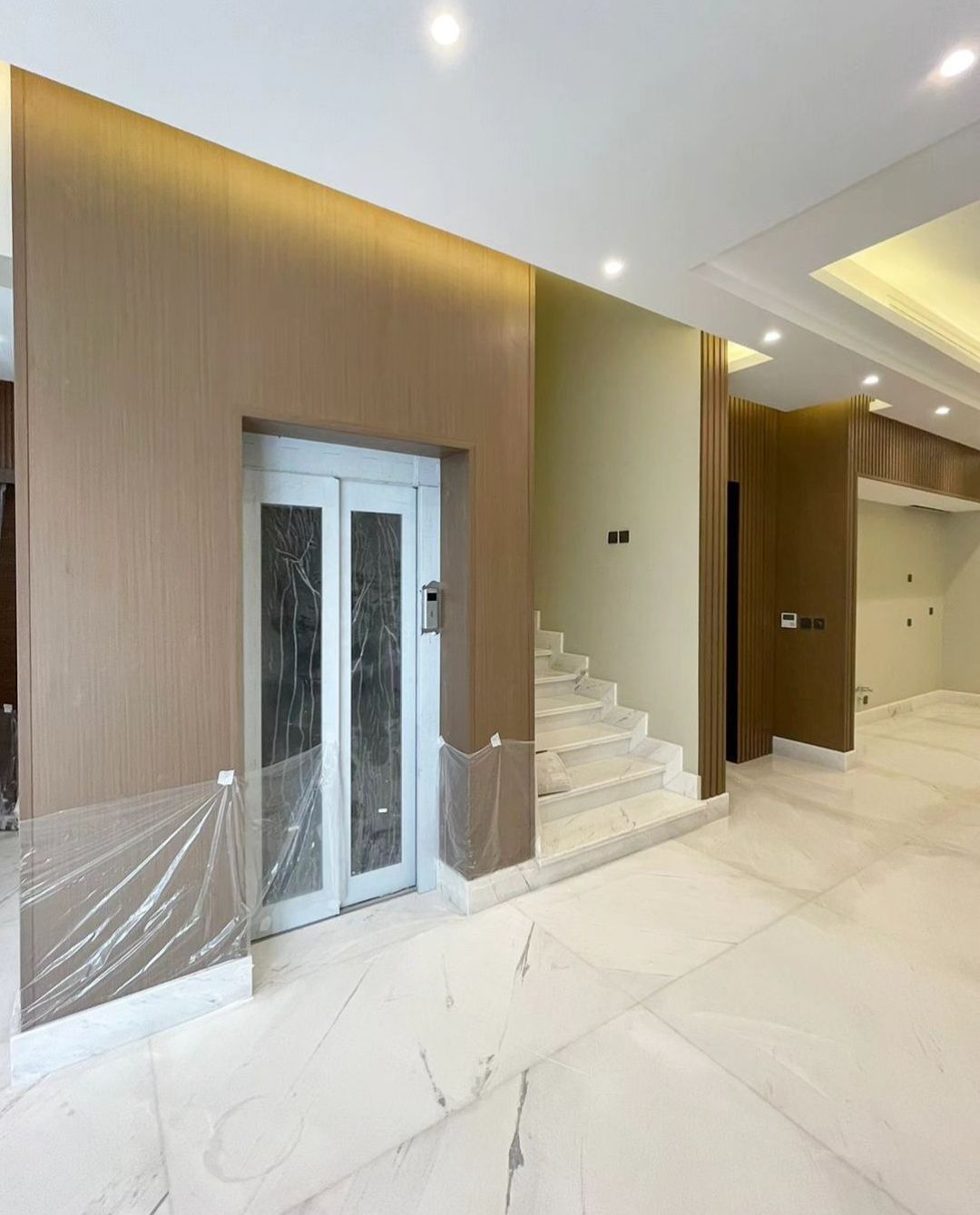 مقاول ترميم وديكورات داخليه ودهانات وورق جدران الر