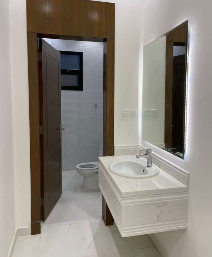 *شقه في فله* *في الرياض حي الرمال