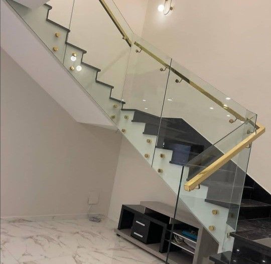 زجاج سكريت ومرايا بالرياض