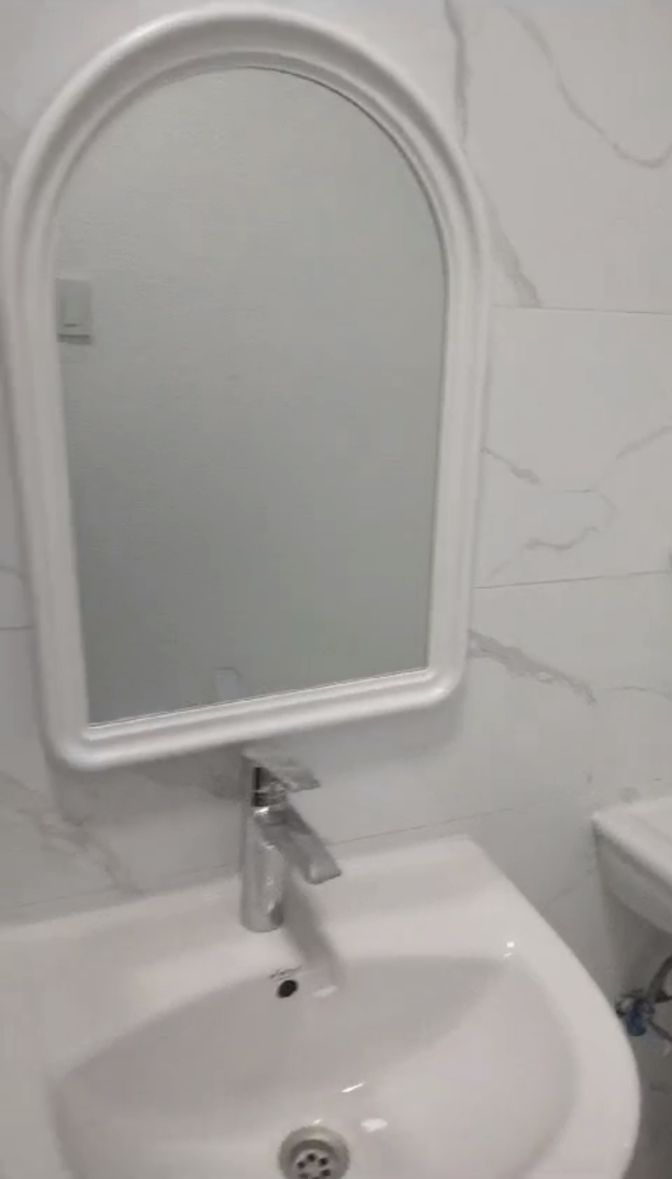 *السلام عليكم ورحمه الله* *وبركاته* *شقه للايجار*