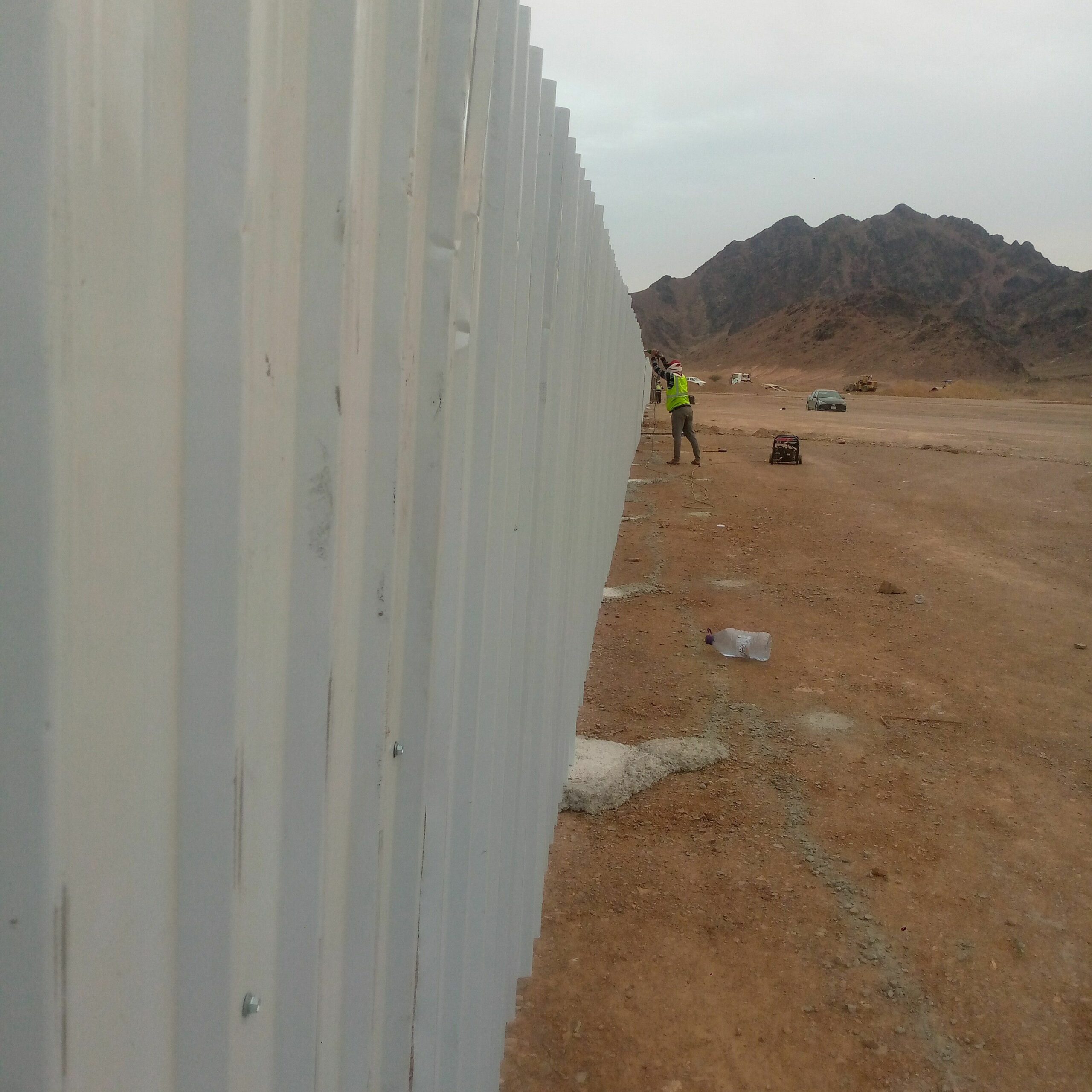 مقاول شبوك ونخيل ومضلات سواتر اسياج امنيه