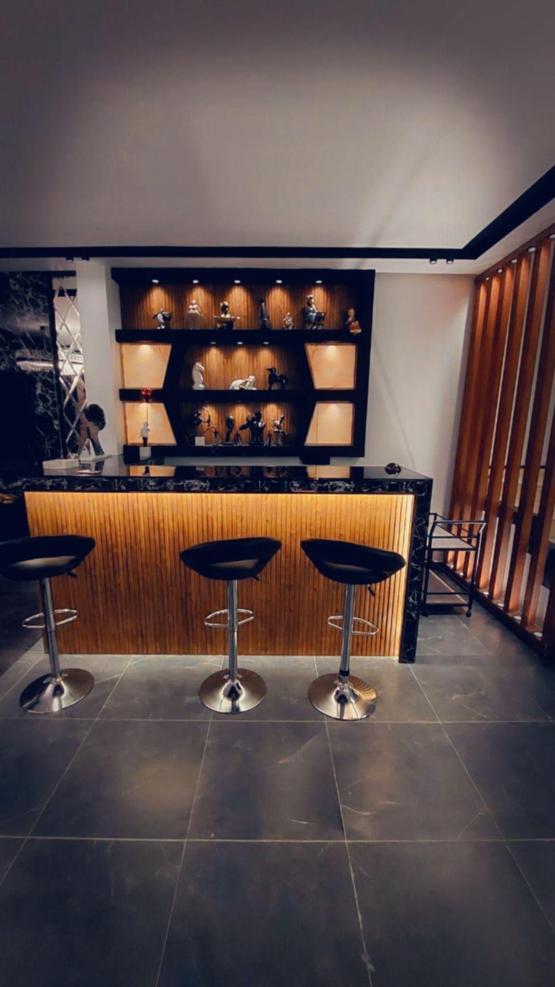 مقاول ترميم مباني وديكورات داخليه ودهانات وبناء مل