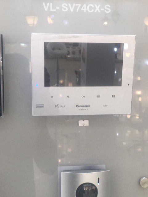 فنى شبكات وكاميرات مراقبه وسنترالات ودش مركزى