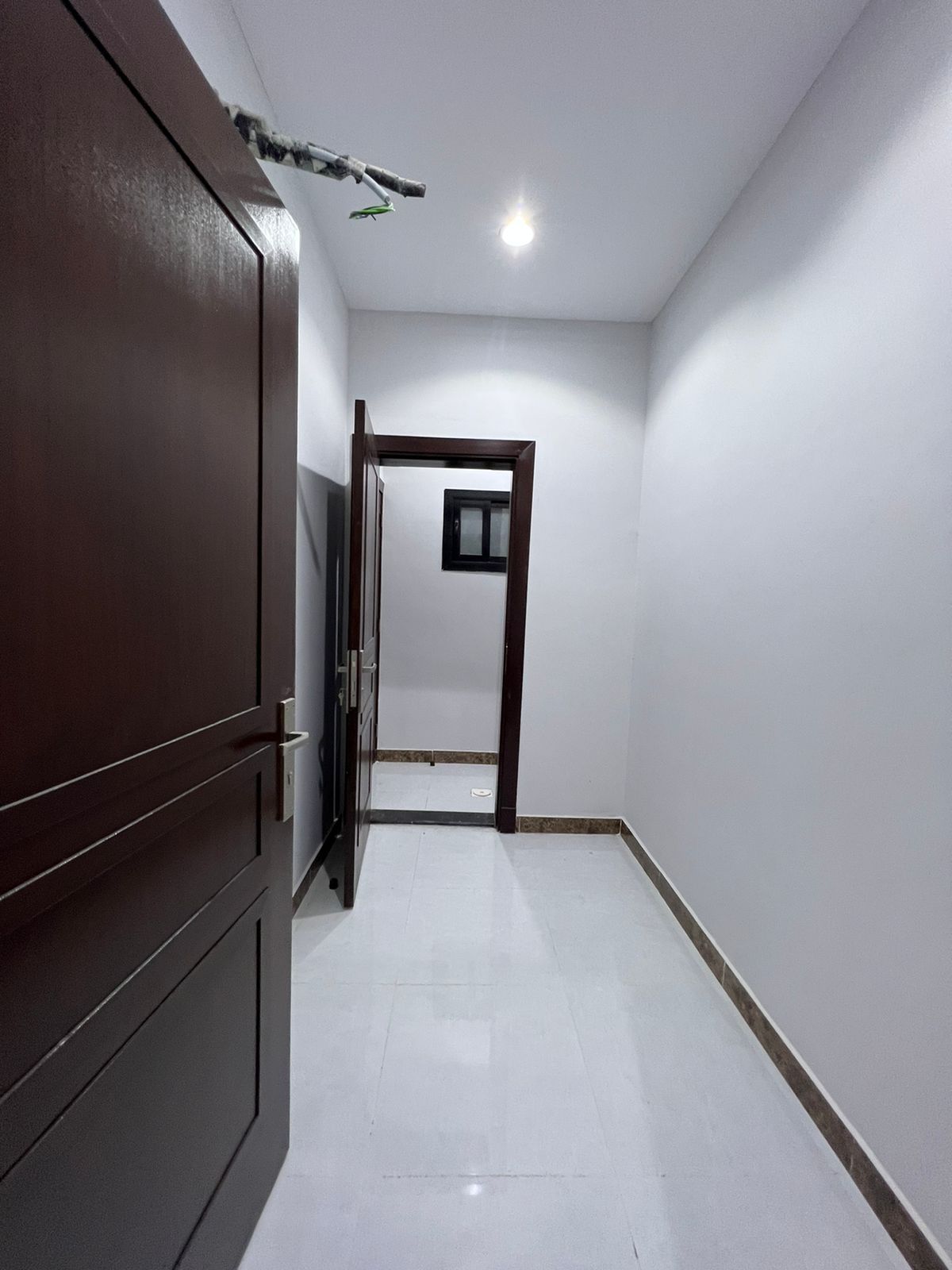 شقق وملاحق فاخره للبيع جده حي التيسير