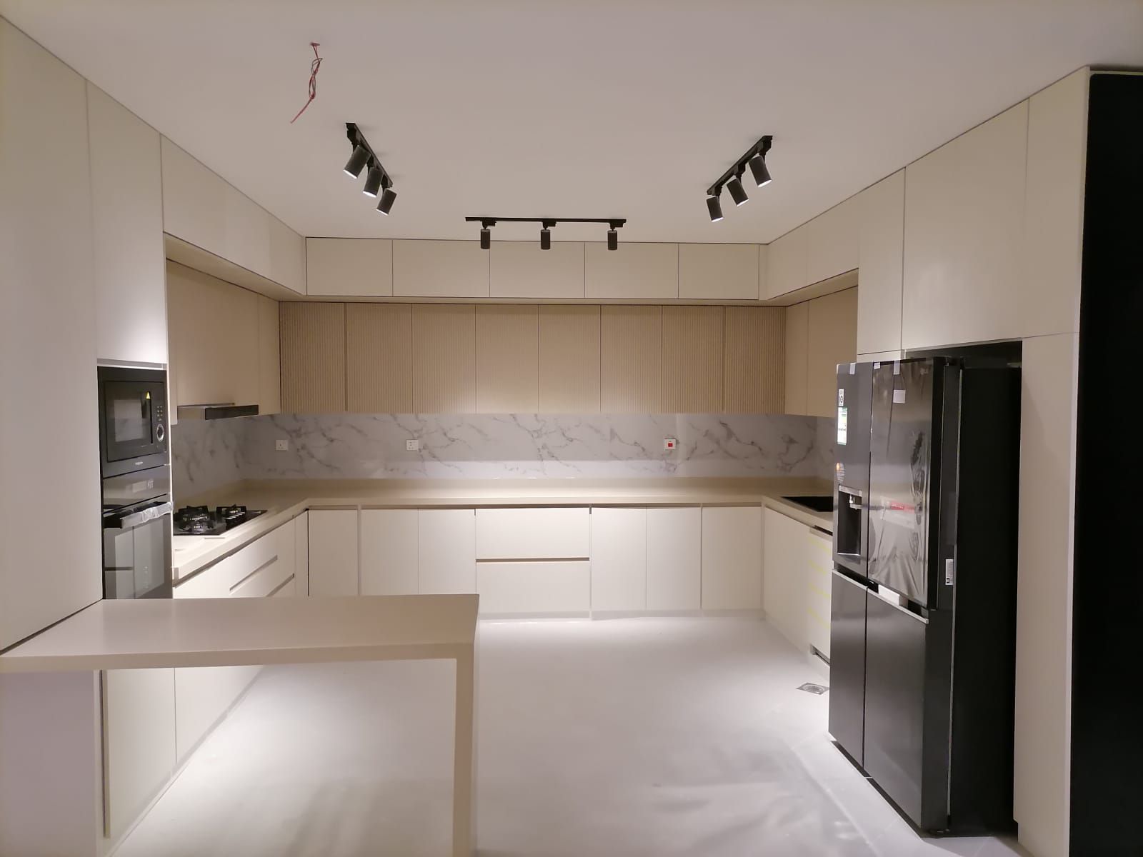 شركة ربوع الجزيره بيور ستون للرخام الصناعي والجران