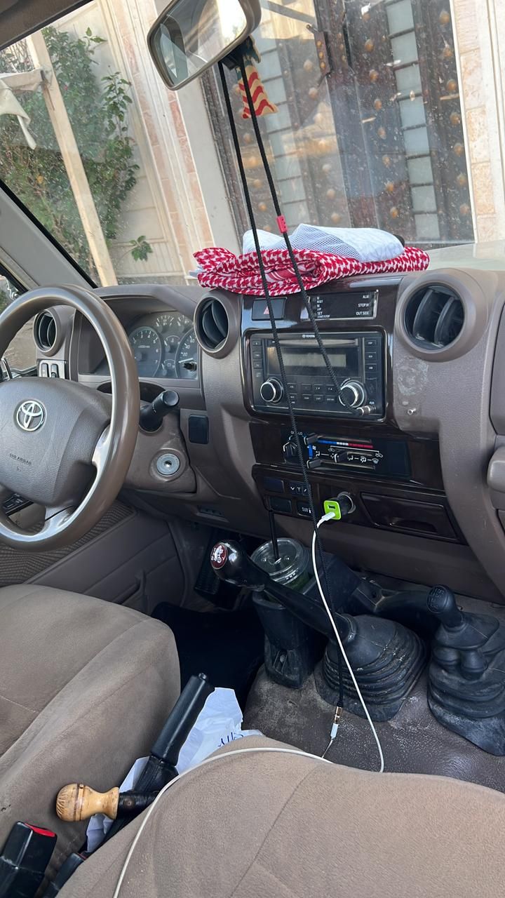 للييع تيوتا شاص الموديل 2015محدث 20 قير عادي دبل ا