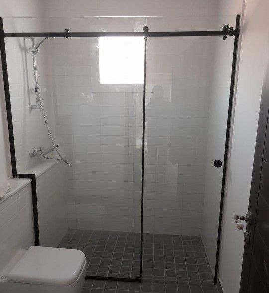 زجاج سكريت ومرايا بالرياض