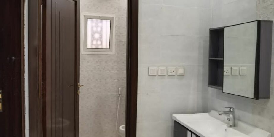 *فيلا فاخرة للايجار* *المدينه المنوره حي شوران