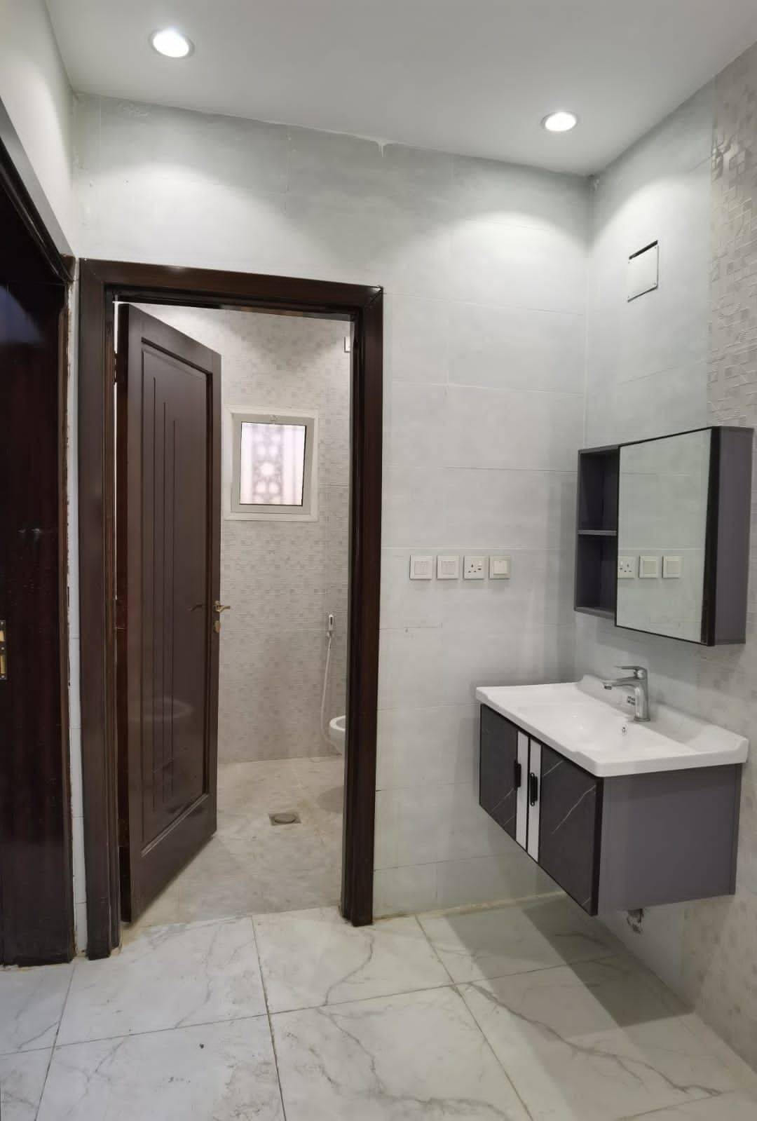 *فيلا فاخرة للايجار* *المدينه المنوره حي شوران