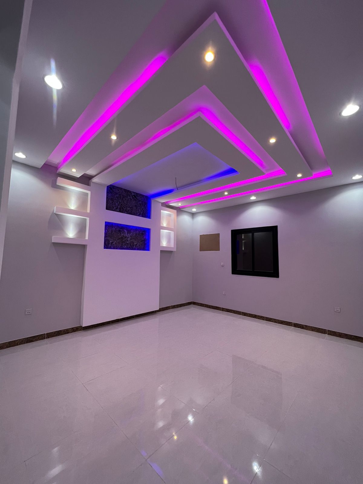 شقق وملاحق فاخره للبيع جده حي التيسير