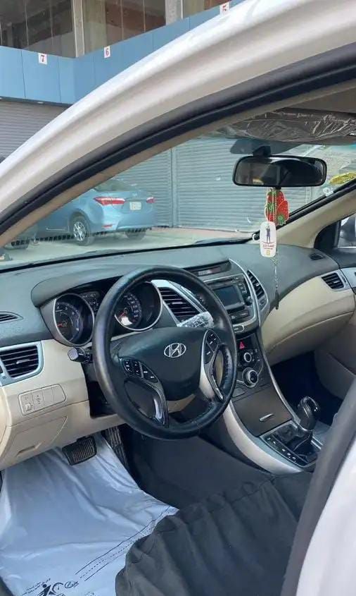 هيونداي النترا GLS 2015 قير اوتماتيك بنزين الممشى: