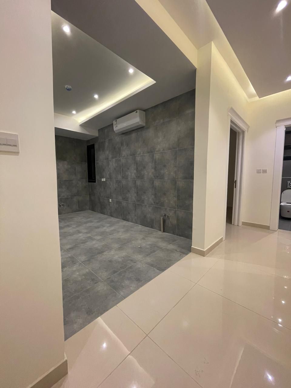 شقه فاخره للايجار حي العارض