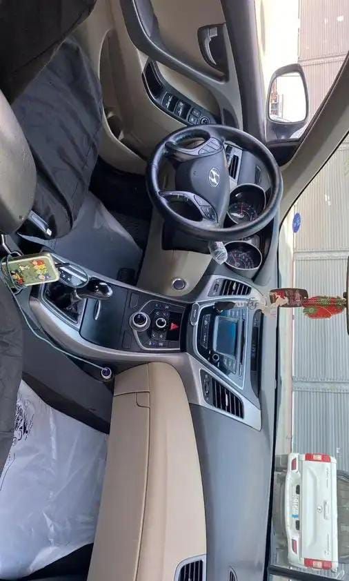 هيونداي النترا GLS 2015 قير اوتماتيك بنزين الممشى: