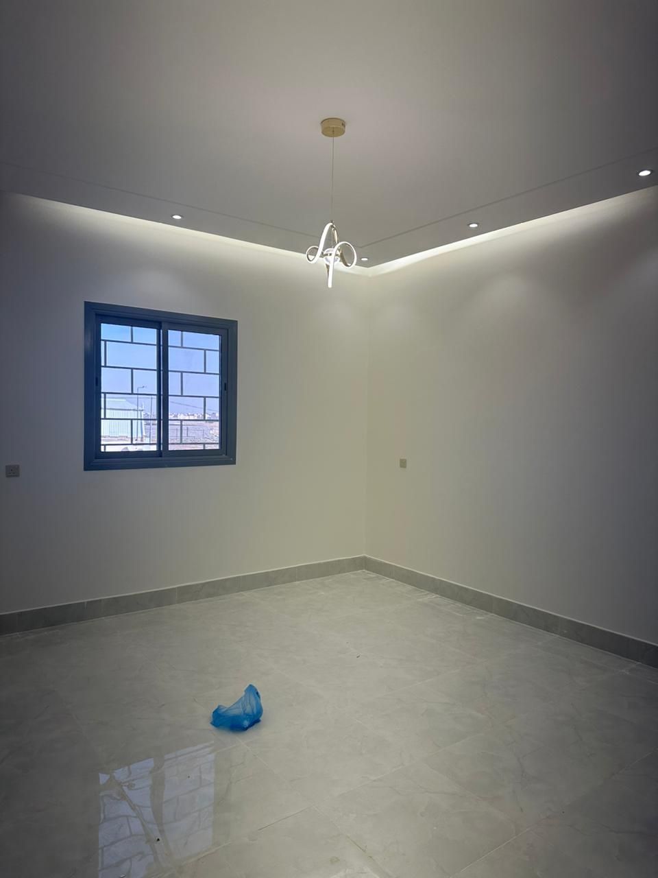 *شقه فاخره للايجار بريده حي* العليا