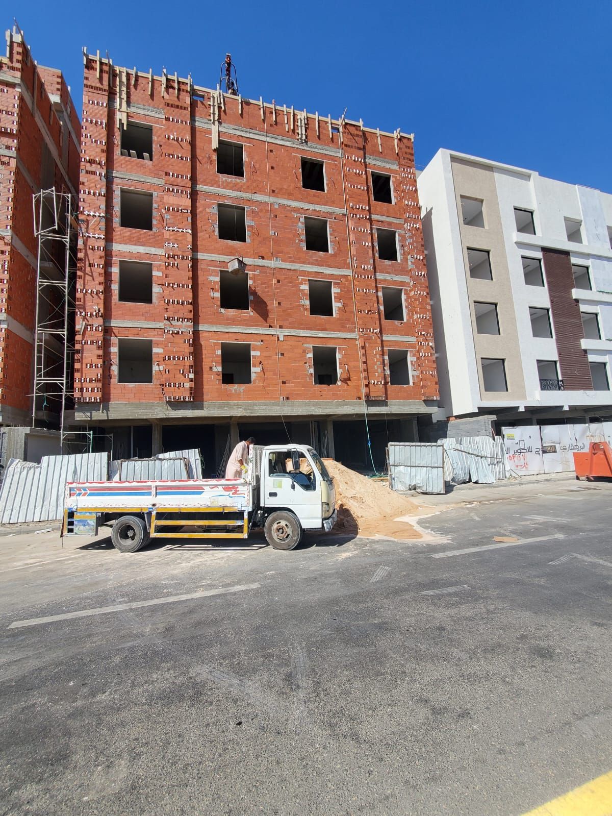 شقق فاخره للاستثمار والعيش للتمليك تحت التشطيب بجو