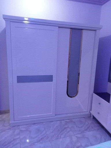 معلم دهان جميع انواع الخشب ابواب وغرف وديكور ومطبخ