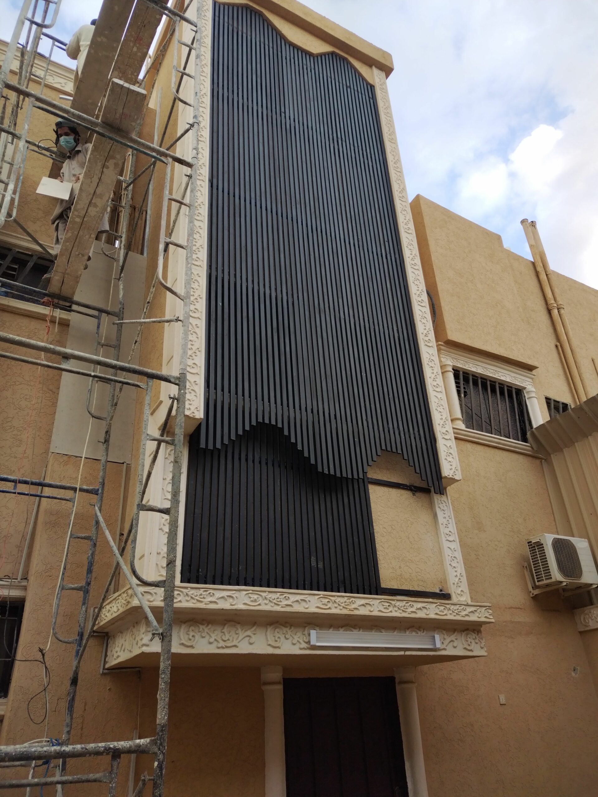 حداد مضلات جلسات سواتر صيانه وفك وتركيب المستودعات