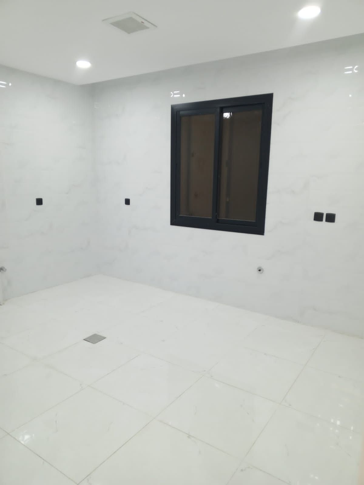 *شقة فاخرة للايجار* 180م*الرياض حي الملك فيصل