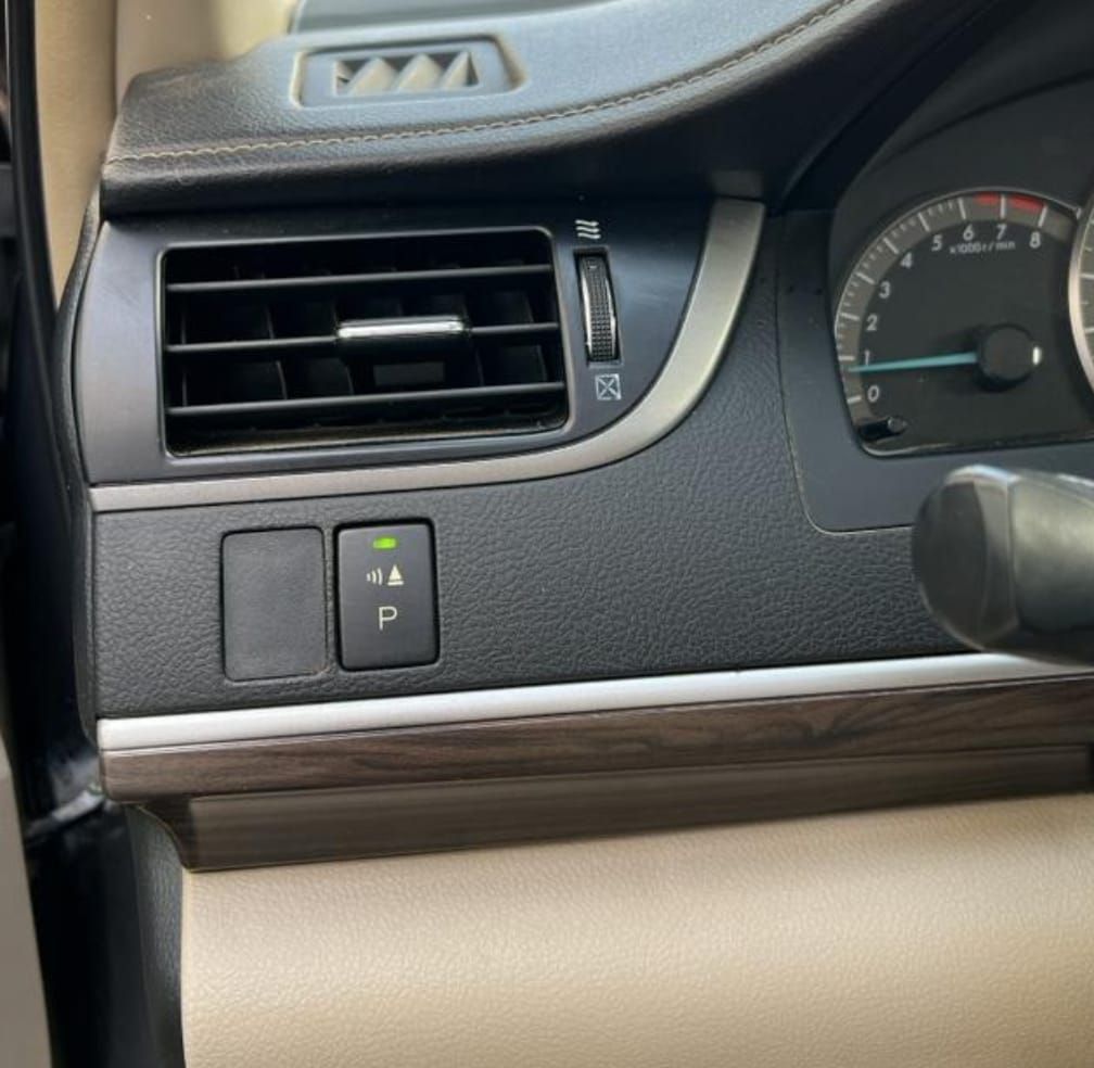 تويوتا كامري موديل 2014 مستعملة للبيع