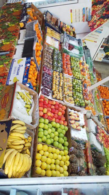 محل خضار وفواكه ودواجن الموقع الحائر داخل الحي