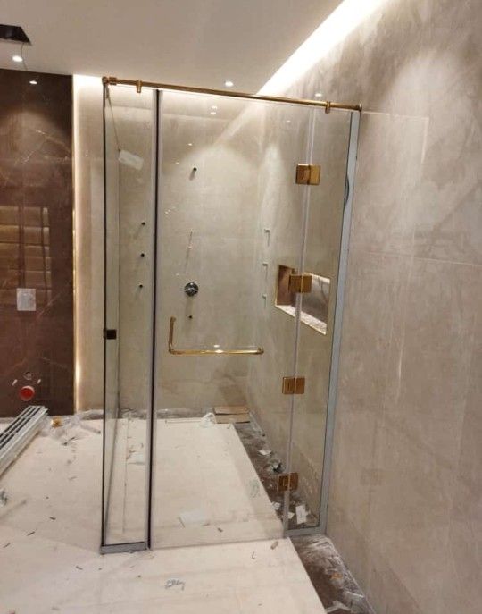 فني زجاج سكريت في الرياض الصناعية القديم