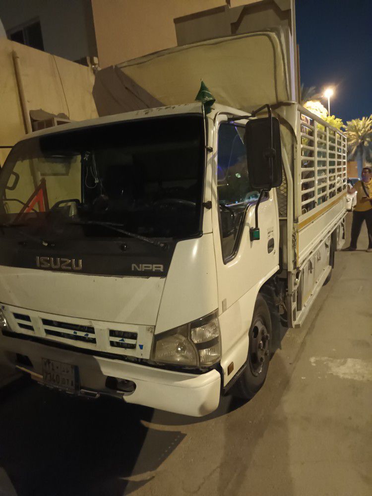 نقل عفش داخل وخارج الرياض