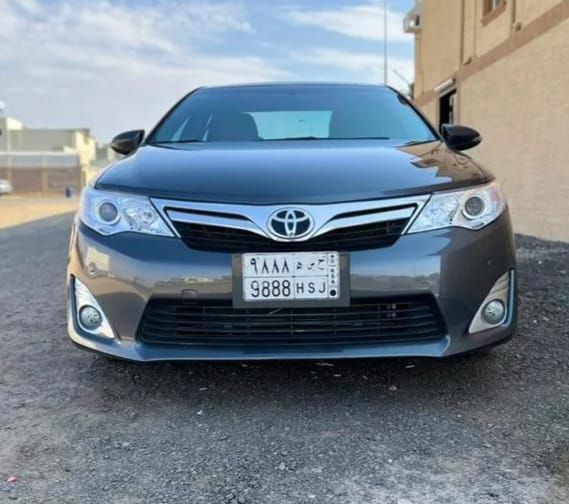 تويوتا كامري موديل 2014 مستعملة للبيع